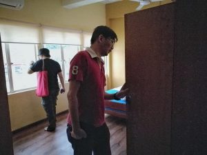 Meninjau penginapan bagi mentor kinabalu photo festival fath rhino hostel